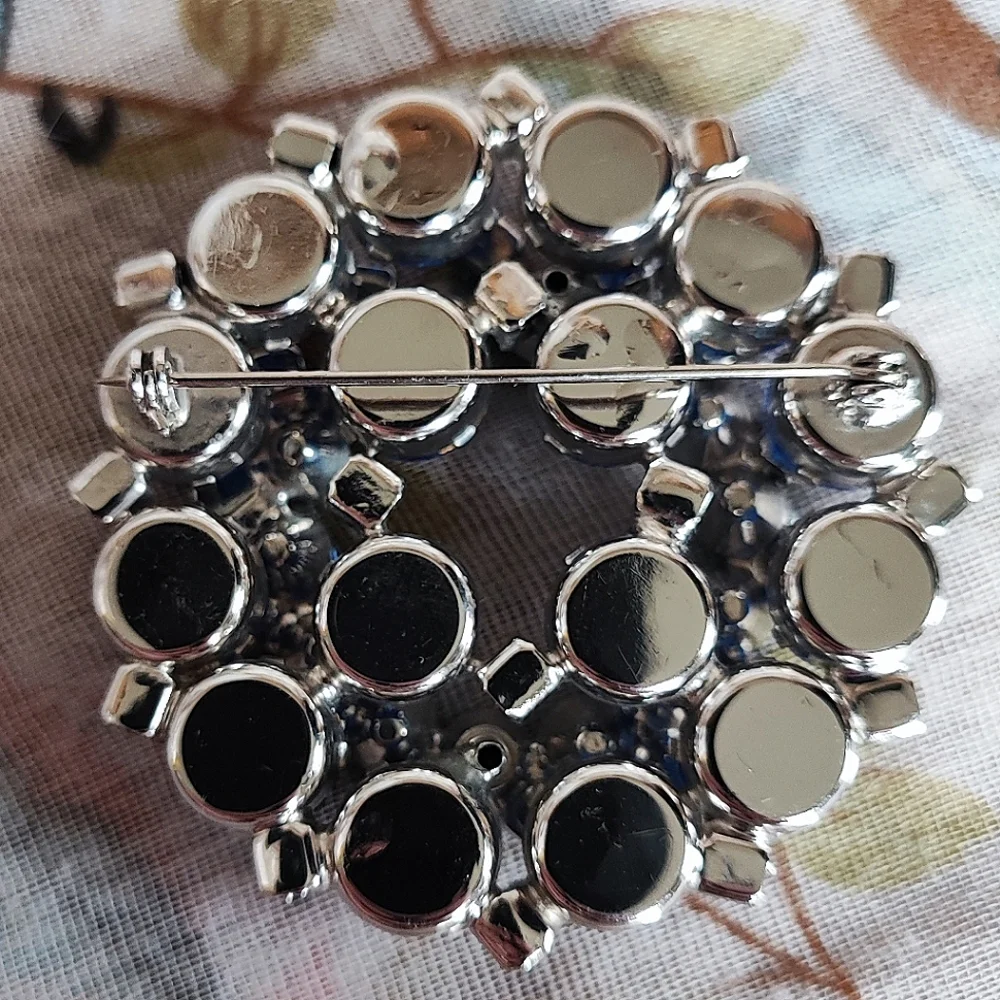 Electric Blue Large Domed Unsigned Silver Tone Round Vintage Prong Set Brooch